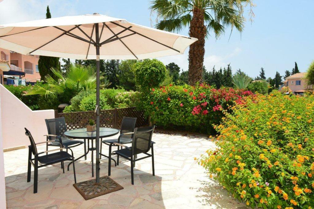 Limnaria Villas Sunny Garden Apartment パ フォス エクステリア 写真