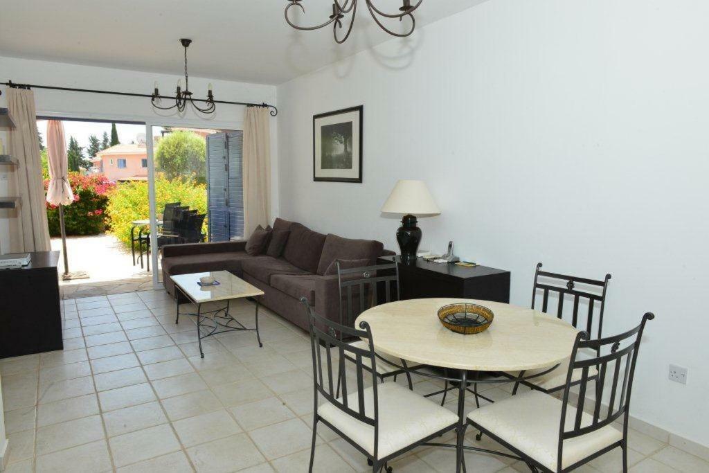 Limnaria Villas Sunny Garden Apartment パ フォス エクステリア 写真